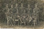 W�adys�aw Dziennik (stoi drugi z lewej?) w�r�d podoficer�w Wojska Polskiego, przed 1939 r. (fot. ze zb. rodzinnych).