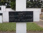 Aleksander Kujawski upami�tniony na imiennej tablicy epitafijnej w obr�bie kwatery wojennej na cm. parafialnym w Zdunach. Stan z dn. 24. 07. 2011 r. (fot. Micha� Borkowski).
