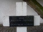 Boles�aw Ossowski upami�tniony na imiennej tablicy epitafijnej w obr�bie kwatery wojennej na cm. parafialnym w Zdunach. Stan z dn. 24. 07. 2011 r. (fot. Micha� Borkowski).