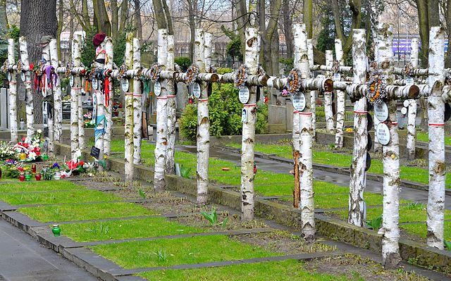 Kwatera �o�nierzy batalionu Zo�ka poleg�ych w Powstaniu Warszawskim zlokalizowana na Cmentarzu Wojskowym w Warszawie (fot Adrian Grycuk, CC BY-SA 3.0 pl, https://commons.wikimedia.org/w/index.php?curid=31986958).