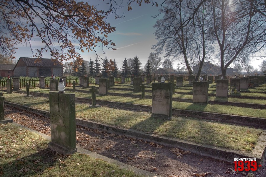 Kompina, cmentarz wojenny (fot. �. Wojtczak).