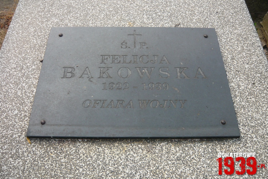 Tablica nagrobna 17-letniej Felicji B�kowskiej - ofiary dzia�a� wojennych w Sochaczewie.