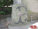 Pruszk�w, ul. Cmentarna, kwatera wojenna. Stan z dn. 28. 06. 2012 r. (fot. Tomasz Karolak).