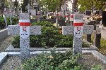 Brwin�w, ul. Powsta�c�w Warszawy, kwatera wojenna (fot. K. Bielawski / "Wirtualny Sztetl" - www.sztetl.org.pl).