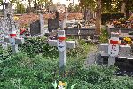 Brwin�w, ul. Powsta�c�w Warszawy, kwatera wojenna (fot. K. Bielawski / "Wirtualny Sztetl" - www.sztetl.org.pl).