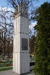 G�bin, ul. Cmentarna, kwatera wojenna. Stan z wrze�nia 2010 r. (fot. Krzysztof Zadro�ny / www.tradytor.pl).