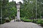 Warszawa, ul. Z�otej Jesieni, kwatera wojenna. Stan z dn. 10. 06. 2012 r. (fot. Krzysztof Bielawski - www.kirkuty.xip.pl).