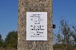 B�onie, ul. Polna, cmentarz �ydowski, mogi�a zbiorowa. Stan z dn. 11. 11. 2013 r. (fot. Krzysztof Bielawski - www.kirkuty.xip.pl).