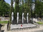 ��d�, ul. Wojska Polskiego, mogi�a zbiorowa (2). Stan z dn. 06. 05. 2011 r. (fot. Zbigniew Adamas).