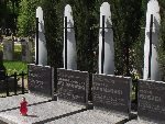 ��d�, ul. Wojska Polskiego, mogi�a zbiorowa (2). Stan z dn. 06. 05. 2011 r. (fot. Zbigniew Adamas).