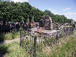 Aleksandr�w ��dzki, ul. Wojska Polskiego, mogi�a zbiorowa. Stan z dn. 04. 08. 2011 r. (fot. Zbigniew Adamas).