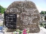 Aleksandr�w ��dzki, ul. Wojska Polskiego, mogi�a zbiorowa. Stan z dn. 04. 08. 2011 r. (fot. Zbigniew Adamas).