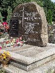 Aleksandr�w ��dzki, ul. Wojska Polskiego, mogi�a zbiorowa. Stan z dn. 04. 08. 2011 r. (fot. Zbigniew Adamas).