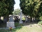 ��d�, ul. Kurczaki, mogi�a zbiorowa. Stan z dn. 27. 08. 2011 r. (fot. Zbigniew Adamas).