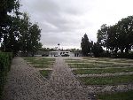 ��czyca, ul. Kaliska, kwatera wojenna. Stan z dn. 8 wrze�nia 2011 r. (fot. Zbigniew Adamas).