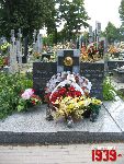 Lipce Reymontowskie, mogi�a zbiorowa. Stan z dn. 25. 06. 2011 r. (fot. Tomasz Karolak).