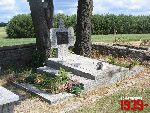 Mak�w, mogi�a zbiorowa. Stan z dn. 25. 06. 2011 r. (fot. Tomasz Karolak).