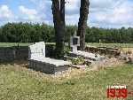 Mak�w, mogi�a zbiorowa. Stan z dn. 25. 06. 2011 r. (fot. Tomasz Karolak).