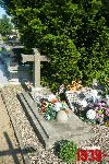 Koz��w Biskupi, mogi�a zbiorowa. Stan z dn. 28. 05. 2010 r. (fot. Tomasz Karolak).