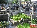 Sochaczew, ul. Traugutta, gr�b rodzinny (1). Stan z dn. 12. 08. 2011 r. (fot. Tomasz Karolak).