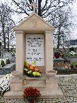 Wiskitki, mogi�a zbiorowa (2). Stan z dn. 12. 11. 2015 r. (fot. Tomasz Kuran).