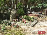 Warszawa, ul. Ksi�dza Piotra Skargi, mogi�a indywidualna. Stan z dn. 25 lipca 2016 r. (fot. Tomasz Karolak).
