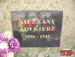 Warszawa, ul. Ksi�dza Piotra Skargi, mogi�a indywidualna. Stan z dn. 25 lipca 2016 r. (fot. Tomasz Karolak).
