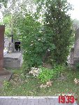 Warszawa, al. Marsza�ka J�zefa Pi�sudskiego, mogi�a indywidualna. Stan z dn. 25 lipca 2016 r. (fot. Tomasz Karolak).