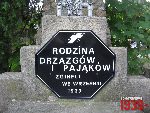 Warszawa, al. Marsza�ka J�zefa Pi�sudskiego, mogi�a zbiorowa (1). Stan z dn. 25 lipca 2016 r. (fot. Tomasz Karolak).