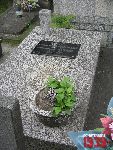 Warszawa, al. Marsza�ka J�zefa Pi�sudskiego, mogi�a zbiorowa (2). Stan z dn. 25 lipca 2016 r. (fot. Tomasz Karolak).