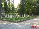 Warszawa, ul. �agiewnicka, kwatera wojenna. Stan z dn. 13 wrze�nia 2016 r. (fot. Tomasz Karolak).