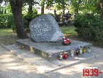 Warszawa, ul. �agiewnicka, kwatera wojenna. Stan z dn. 13 wrze�nia 2016 r. (fot. Tomasz Karolak).