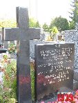 Warszawa, ul. Wa�brzyska, gr�b rodzinny (2). Stan z dn. 13 wrze�nia 2016 r. (fot. Tomasz Karolak).