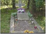 Wycze�niak, mogi�a indywidualna. Stan z 2003 r. (fot. Ryszard Detkiewicz - Urz�d Gminy Puszcza Maria�ska).