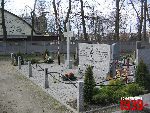 Wyszogr�d, ul. Niepodleg�o�ci, mogi�a zbiorowa (fot. T. Karolak).