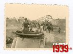 Zniszczenia wojenne 1939 - most na Bzurze w Sochaczewie (fot. ze zbior�w Andrzeja Kornackiego).