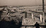 Zniszczenia wojenne 1939 - most na Wi�le w Wyszogrodzie (fot. ze zbior�w Piotra Kafli�skiego).