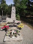 W�oc�awek - Michelin, ul. Ko�cielna, pomnik. Stan z dn. 03. 09. 2011 r. (fot. Zbigniew Adamas).