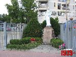 Pruszk�w, ul. O��wkowa, tablica pami�tkowa. Stan z dn. 28. 06. 2012 r. (fot. Tomasz Karolak).