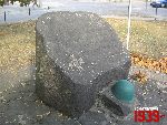 Brwin�w, Rynek, pomnik. Stan z dn. 05. 10. 2011 r. (fot. Tomasz Karolak).
