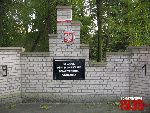 Brwin�w, Park Miejski im. 36 p.p. Legii Akademickiej, Pomnik - 