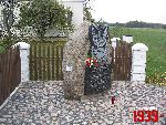 �aziska, pomnik. Stan z dn. 20. 10. 2014 r. (fot. Tomasz Karolak).