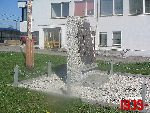 W�oc�awek, ul. Okrzei, pomnik. Stan z dn. 30. 04. 2012 r. (fot. Tomasz Karolak).