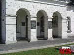 P�ock, ul. Tumska, tablica pami�tkowa (1). Stan z dn. 24. 07. 2012 r. (fot. Tomasz Karolak).