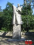 Milan�wek, Pl. Stefana Starzy�skiego, Pomnik Bohater�w. Stan z dn. 30. 08. 2012 r. (fot. Tomasz Karolak).