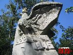 Milan�wek, Pl. Stefana Starzy�skiego, Pomnik Bohater�w. Stan z dn. 30. 08. 2012 r. (fot. Tomasz Karolak).