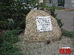 Grodzisk Mazowiecki, ul. �yrardowska, pomnik. Stan z dn. 06. 09. 2012 r. (fot. Tomasz Karolak).