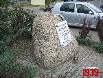 Grodzisk Mazowiecki, ul. �yrardowska, pomnik. Stan z dn. 06. 09. 2012 r. (fot. Tomasz Karolak).