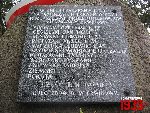 Brwin�w, ul. Powsta�c�w Warszawy, pomnik. Stan z dn. 06. 09. 2012 r. (fot. Tomasz Karolak).