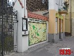 Brwin�w, Rynek, tablica - mapa. Stan z dn. 06. 09. 2012 r. (fot. Tomasz Karolak).